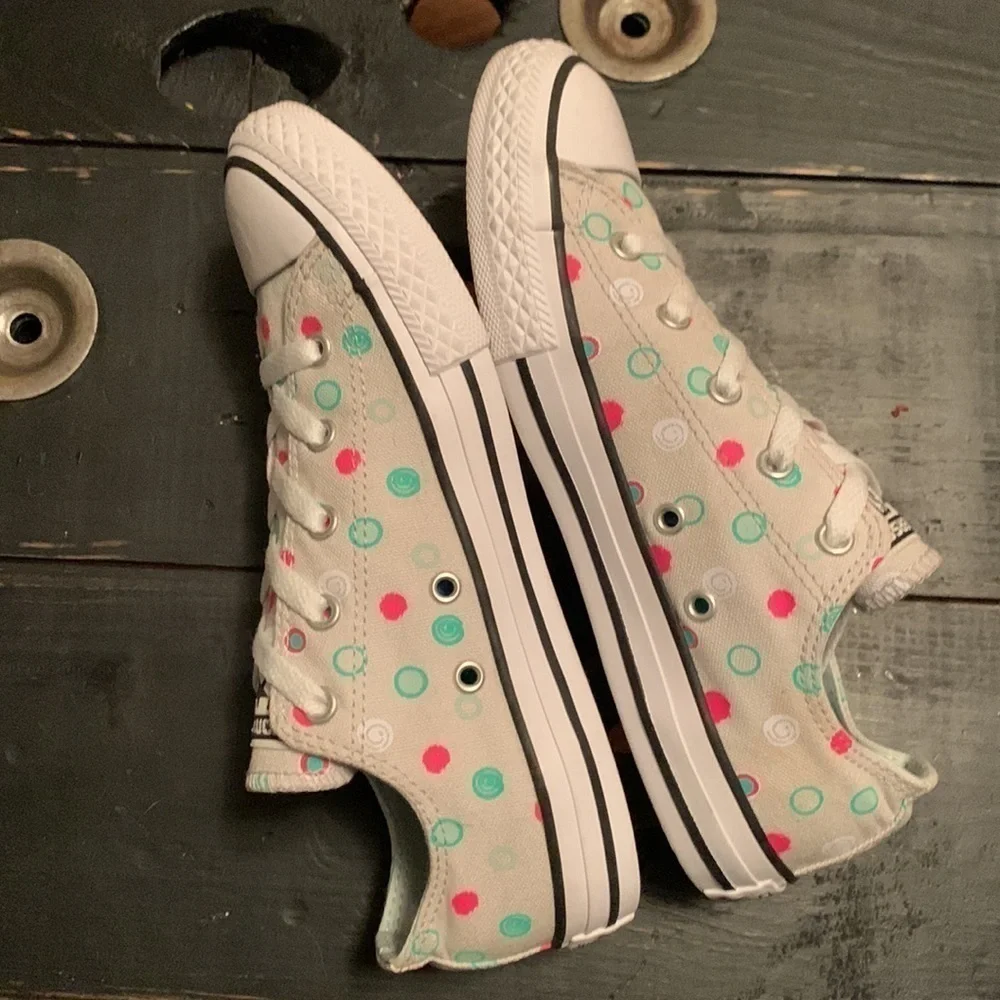 Girls CONVERSE Chuck Taylor ALL STAR Circle Print OX Sneakers